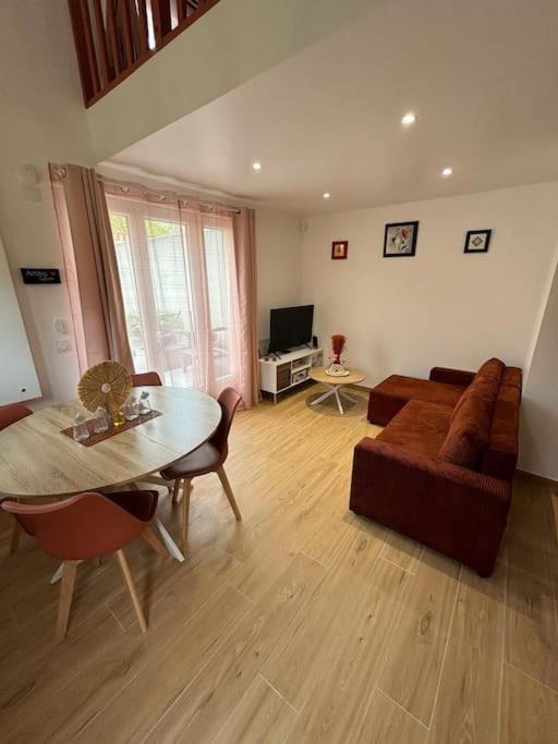 Charmante Maison Bord De Marne เมซง-อัลฟอร์ ภายนอก รูปภาพ